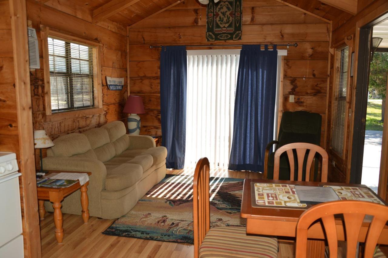 Camp Mack Lodge, Marina & Rv Resort เลคเวลส์ ภายนอก รูปภาพ