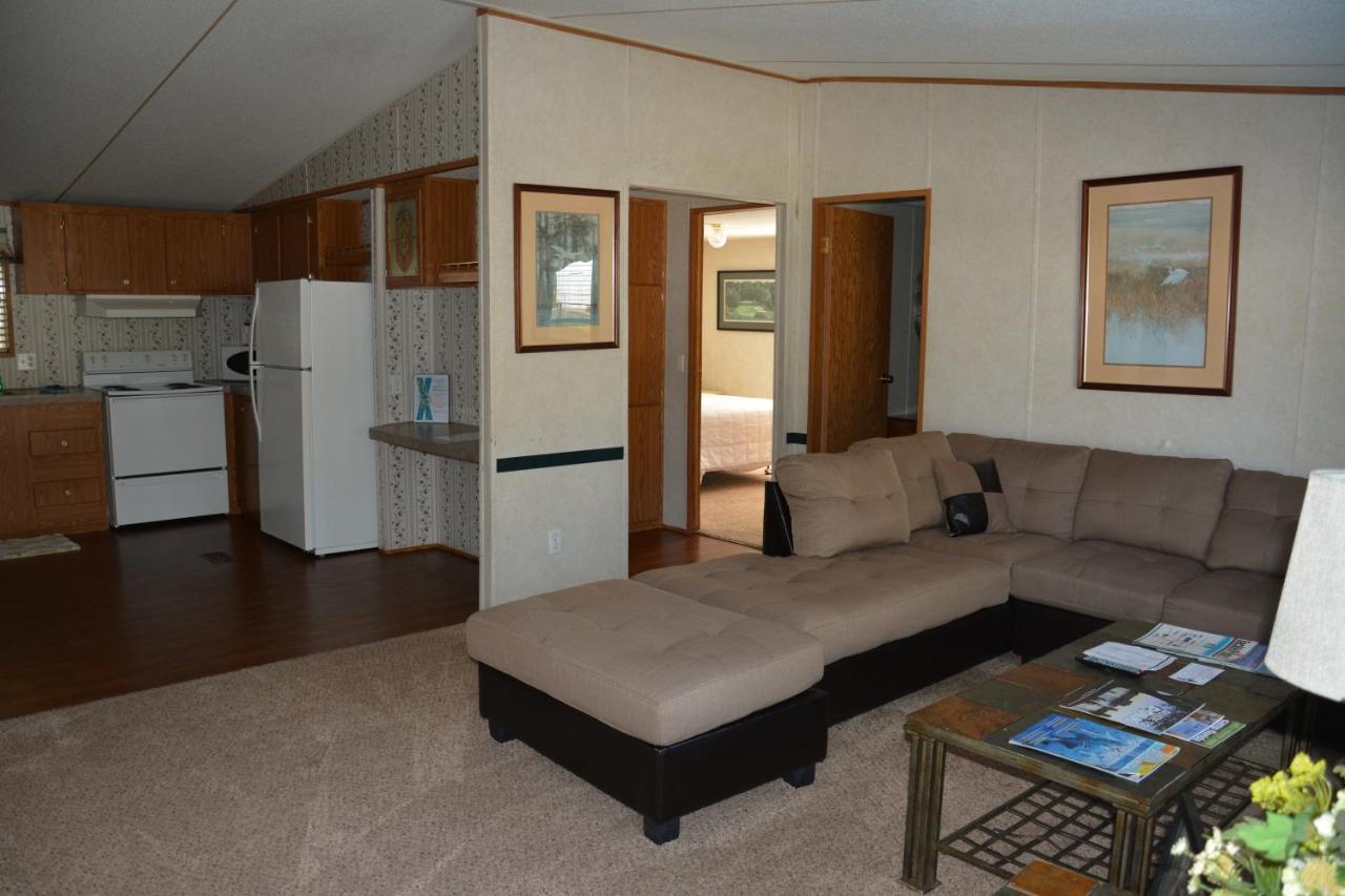 Camp Mack Lodge, Marina & Rv Resort เลคเวลส์ ภายนอก รูปภาพ