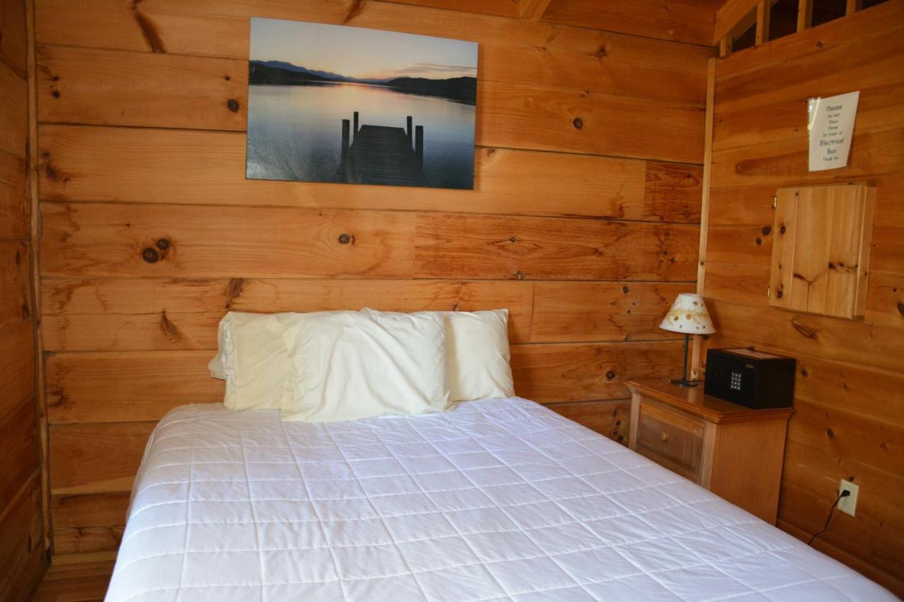 Camp Mack Lodge, Marina & Rv Resort เลคเวลส์ ภายนอก รูปภาพ