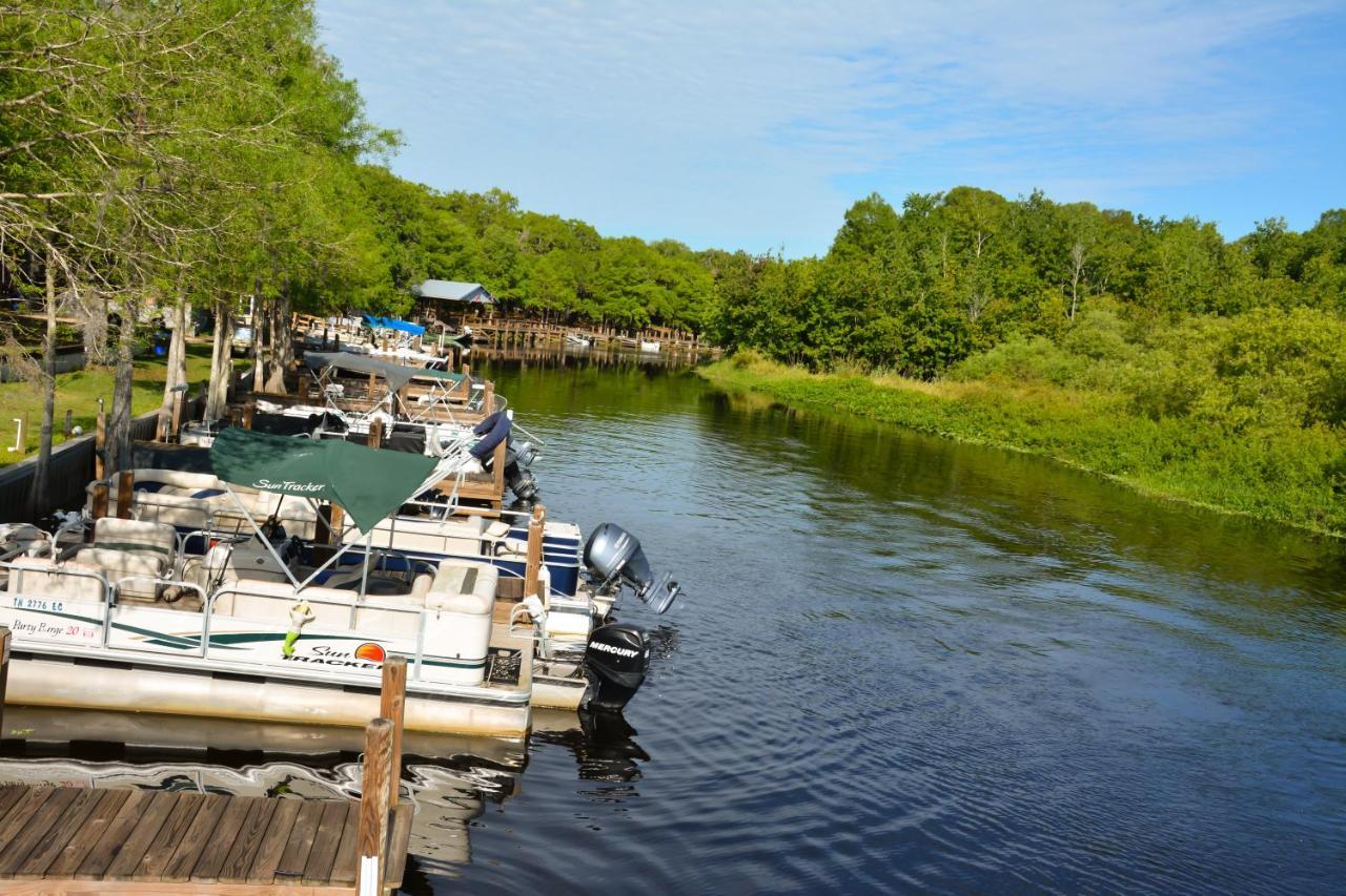 Camp Mack Lodge, Marina & Rv Resort เลคเวลส์ ภายนอก รูปภาพ