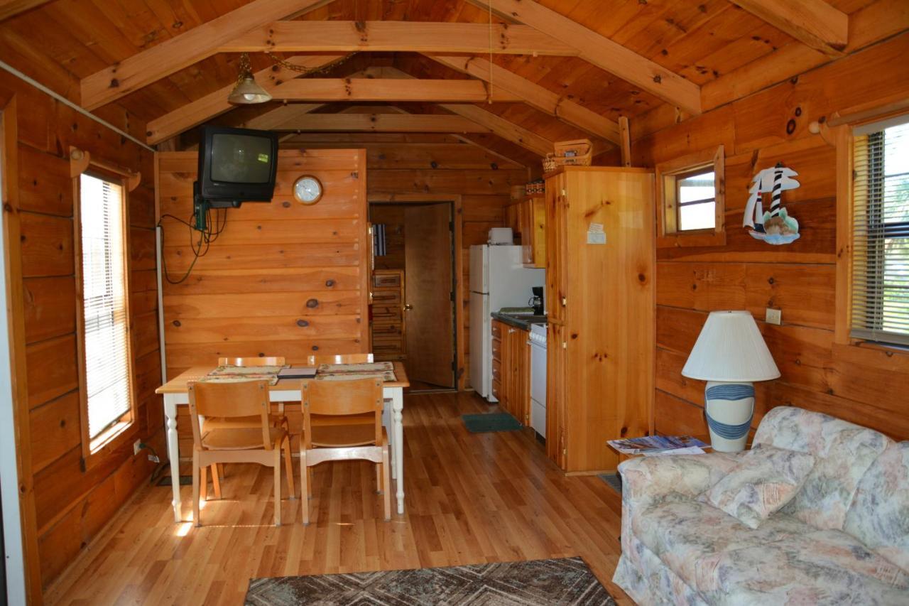 Camp Mack Lodge, Marina & Rv Resort เลคเวลส์ ภายนอก รูปภาพ