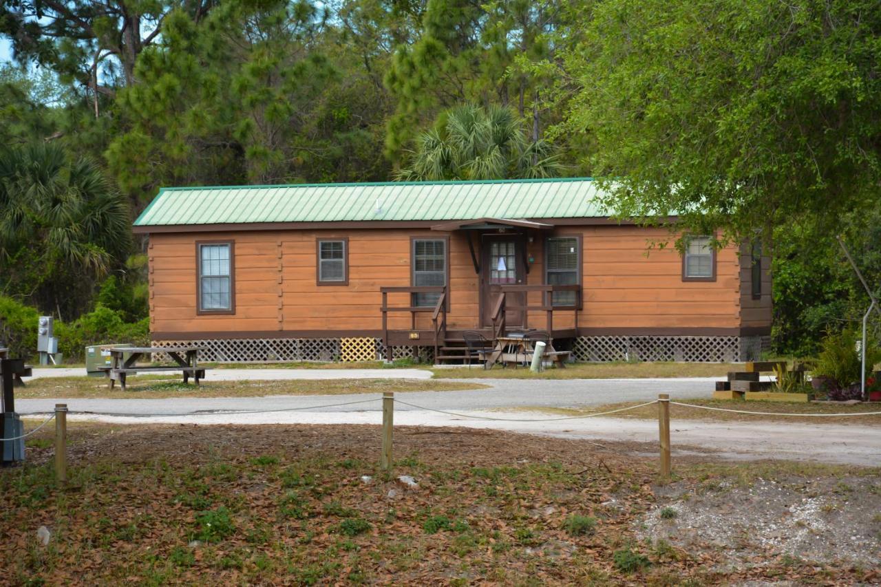 Camp Mack Lodge, Marina & Rv Resort เลคเวลส์ ภายนอก รูปภาพ