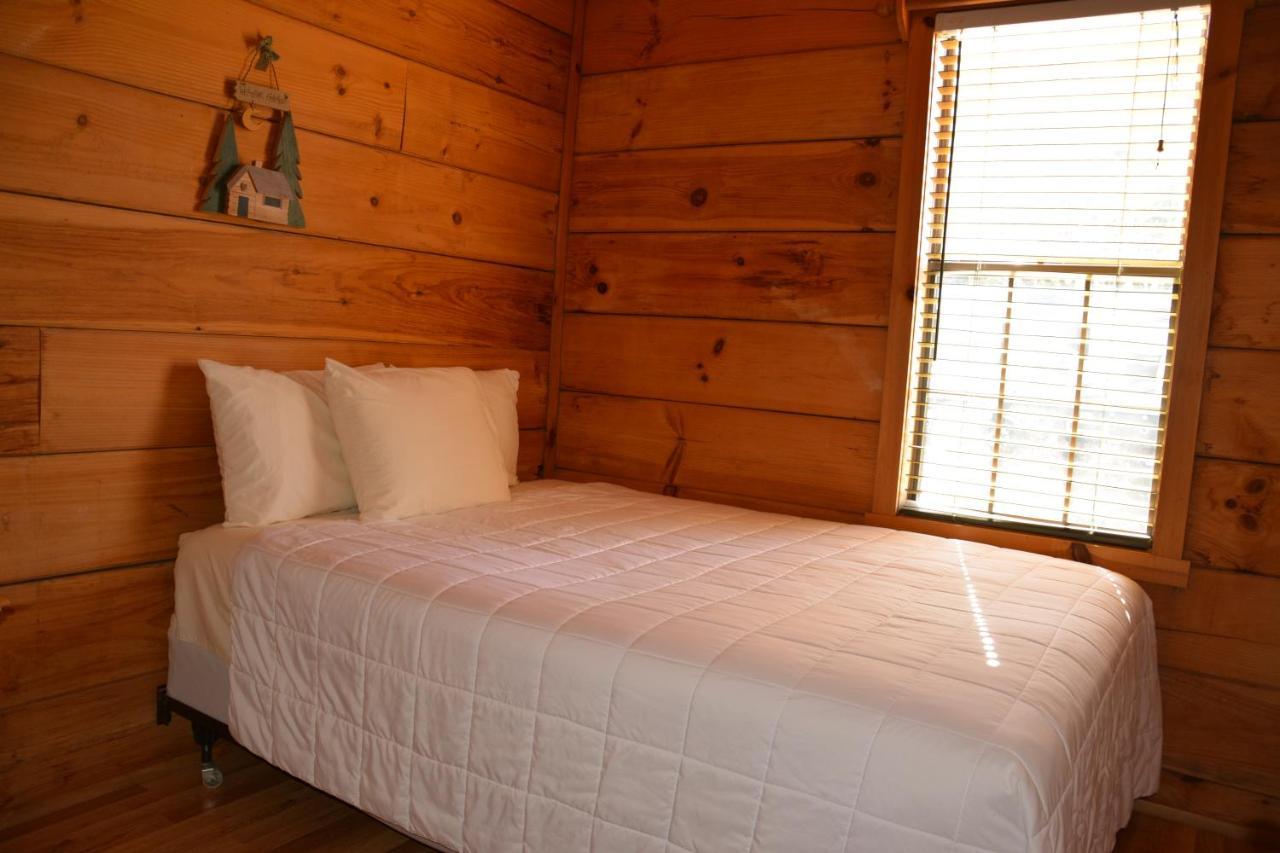 Camp Mack Lodge, Marina & Rv Resort เลคเวลส์ ภายนอก รูปภาพ