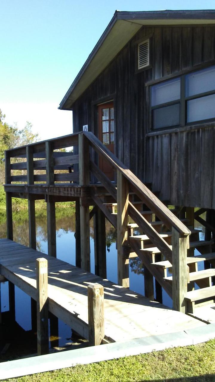 Camp Mack Lodge, Marina & Rv Resort เลคเวลส์ ภายนอก รูปภาพ
